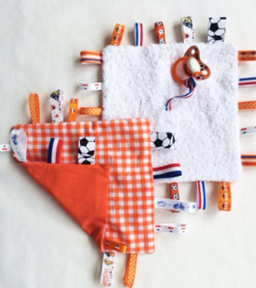 WK Knisperdoekje voor de baby